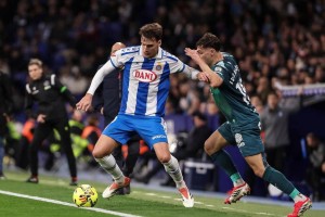 西班牙人主场爆冷遭逆转，西甲最新积分榜全面更新